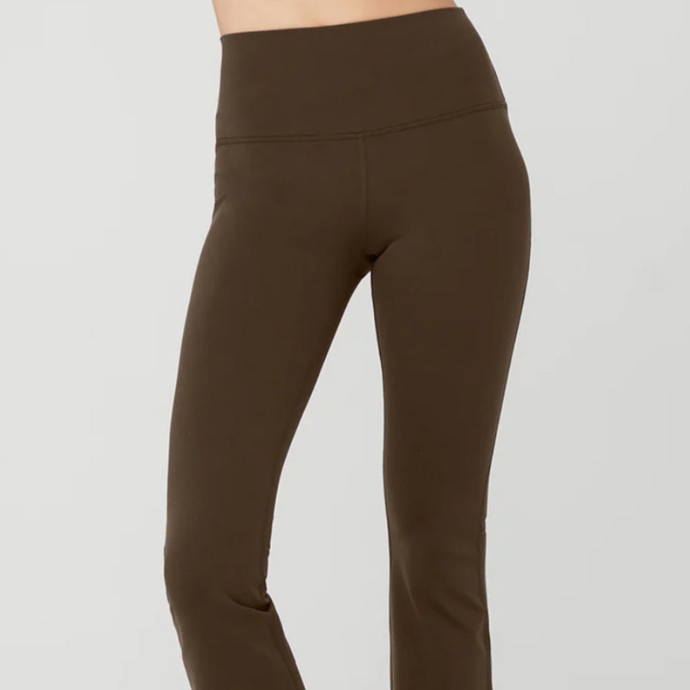 Alo Yoga Airbrush 7/8 bootcut leggings (Espresso)